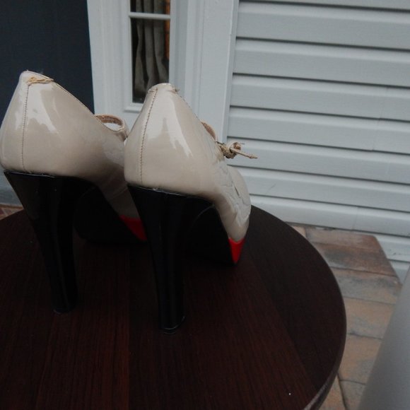 Red and Cream High Heel Stilettos - Picture 7 of 11